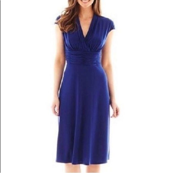 Evan Picone Surplice Neck Ruched Waist Cap Sleeve Midi Dress in Dark Purple 14 - Picture 1 of 6